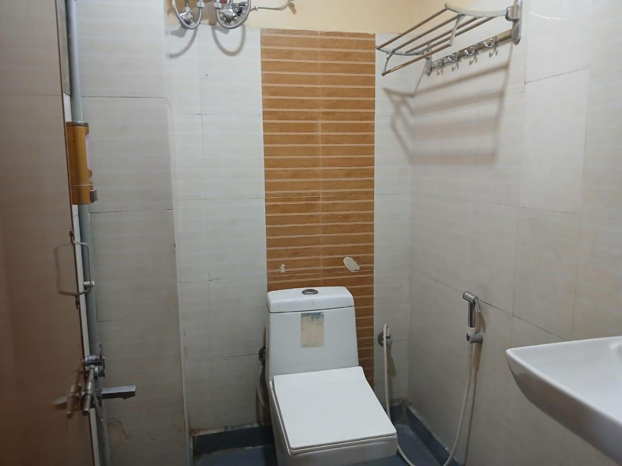 Blossoms Room Hotel Alekhya Residency- Luxury Lollection Hyderabad Exterior foto